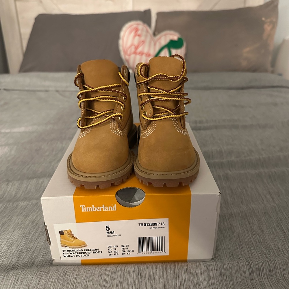 Timberland Wheat Nubuck Boots with Padded Collar and Honey Laces